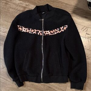 Zyia Active Leopard Flying V Fleece Jacket Sherpa Size M Women’s Black Leopard